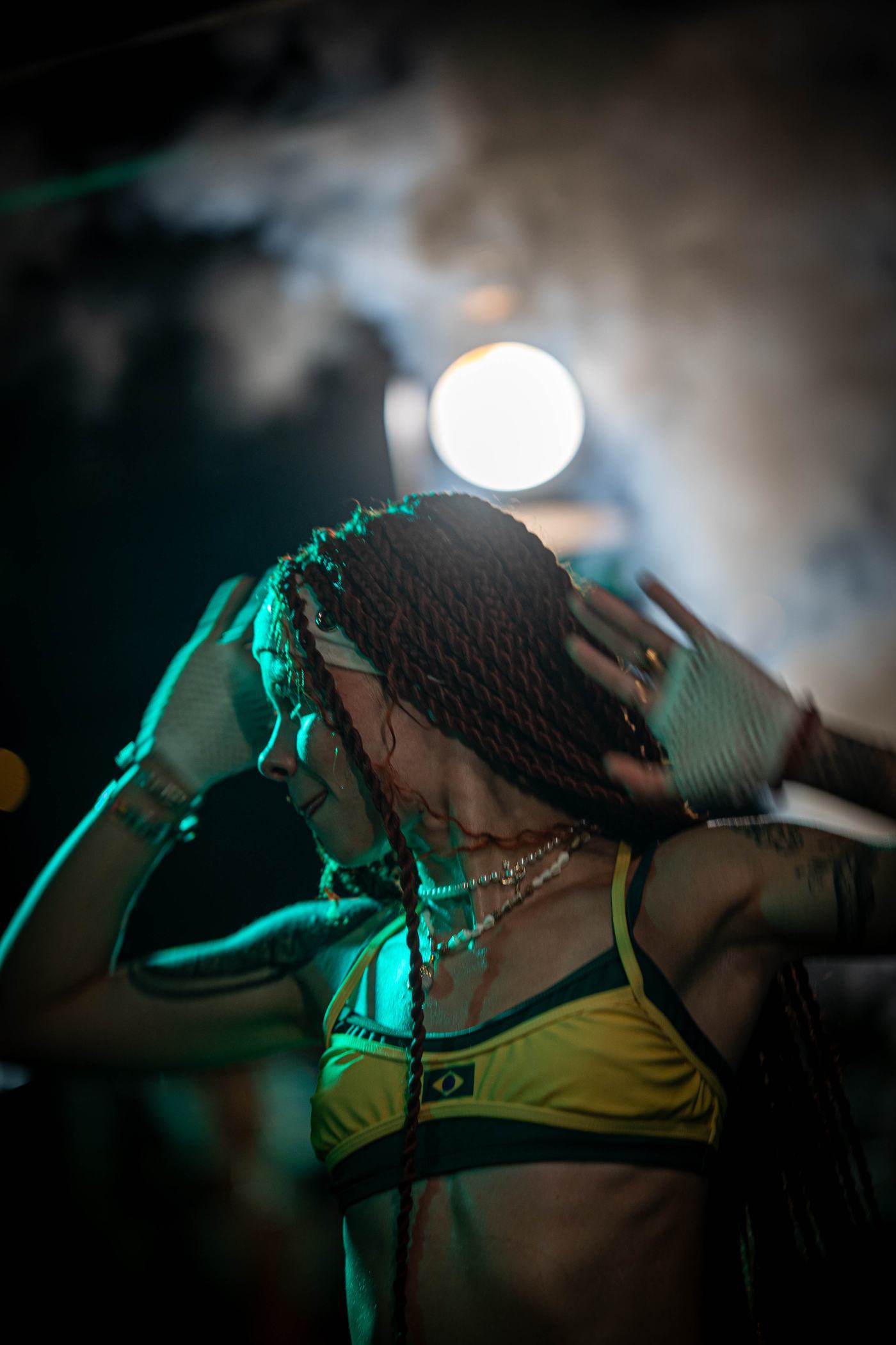 Foto RESENHA-BA-0165 — Jogo do Brasil + NOOBREAK