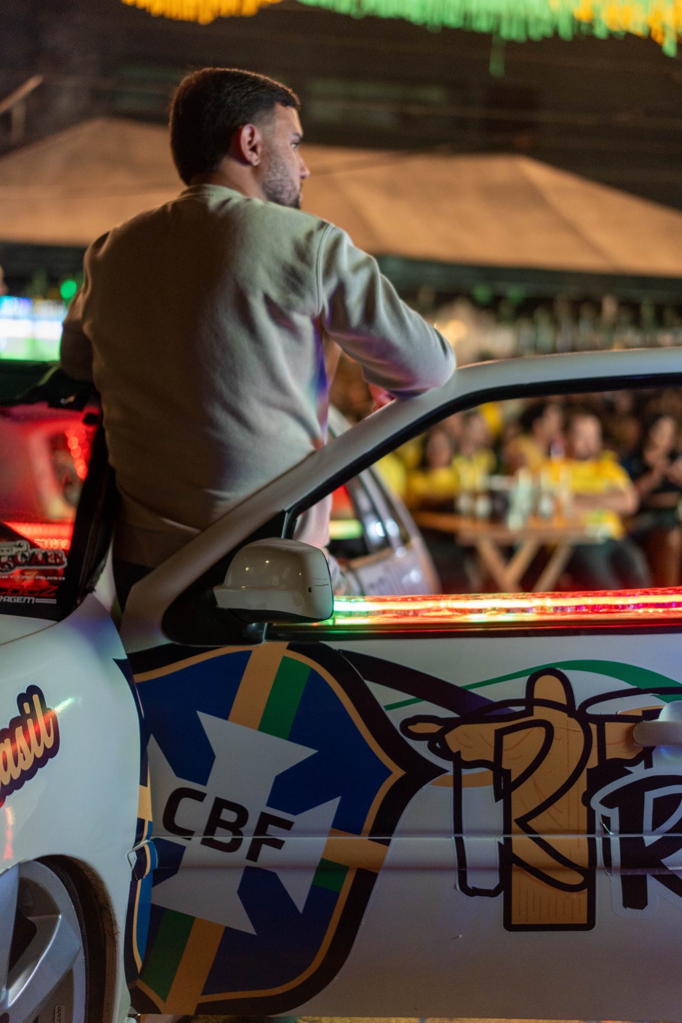 Foto RESENHA-BA-0071 — Jogo do Brasil + NOOBREAK