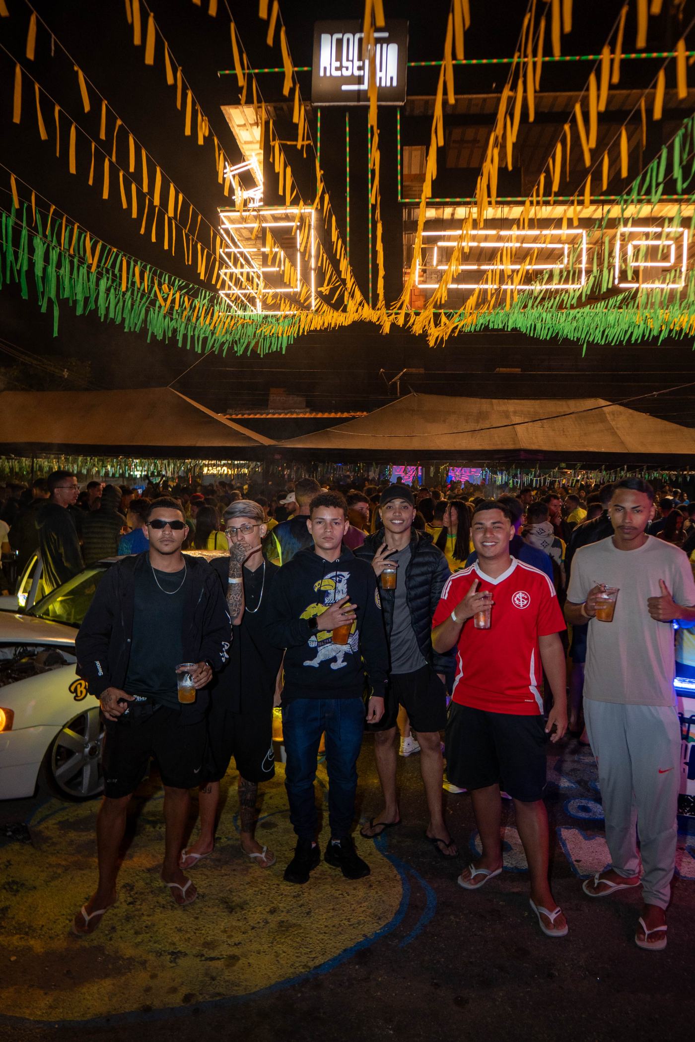 Foto RESENHA-BA-0177 — Jogo do Brasil + NOOBREAK