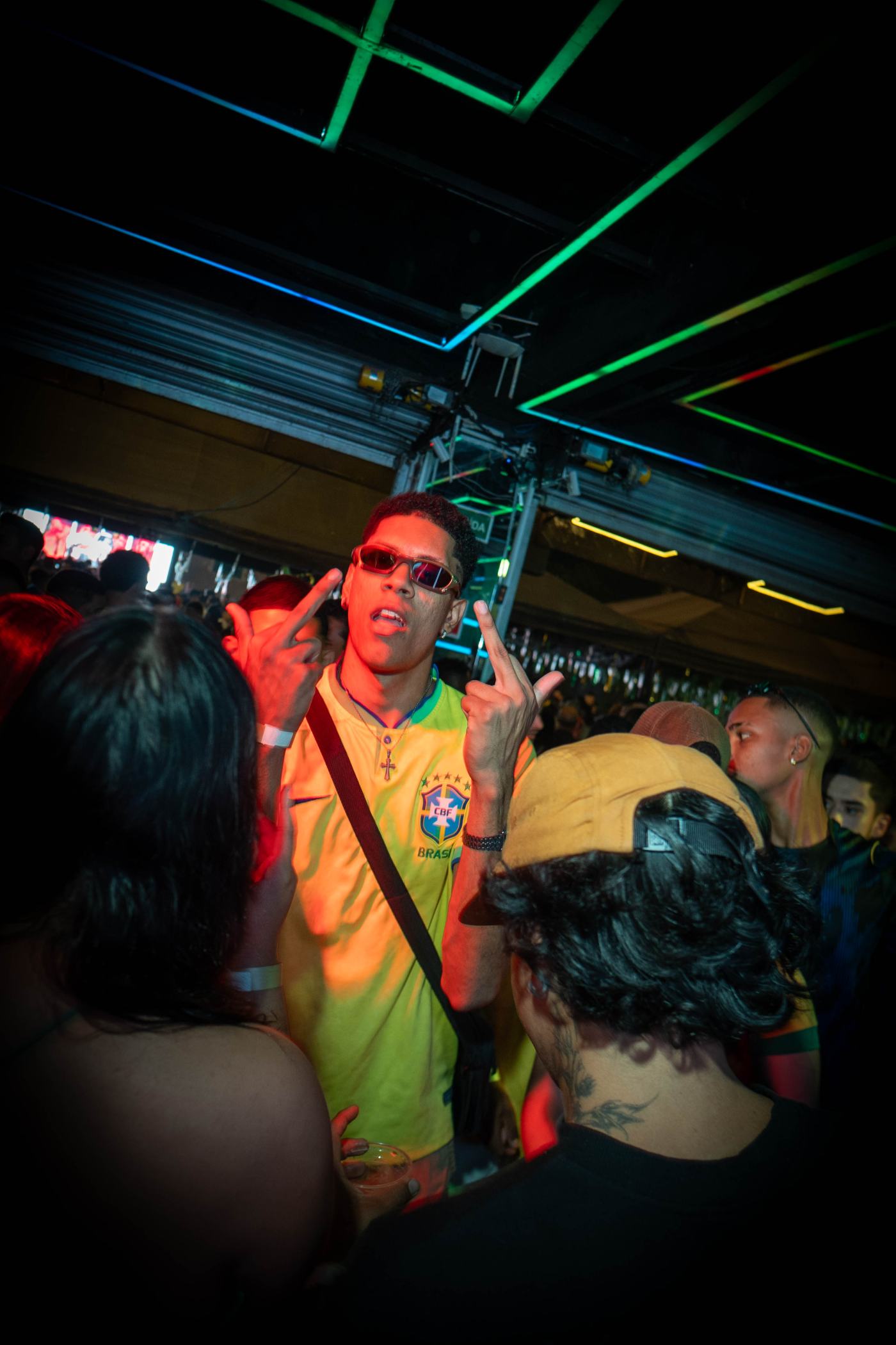 Foto RESENHA-BA-0182 — Jogo do Brasil + NOOBREAK