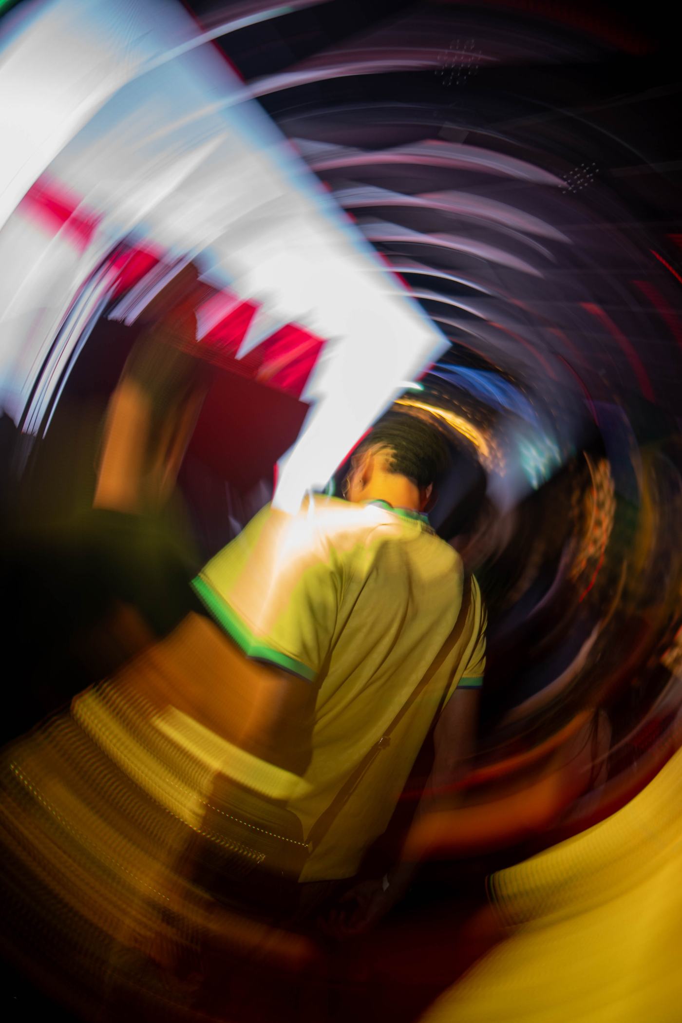 Foto RESENHA-BA-0190 — Jogo do Brasil + NOOBREAK