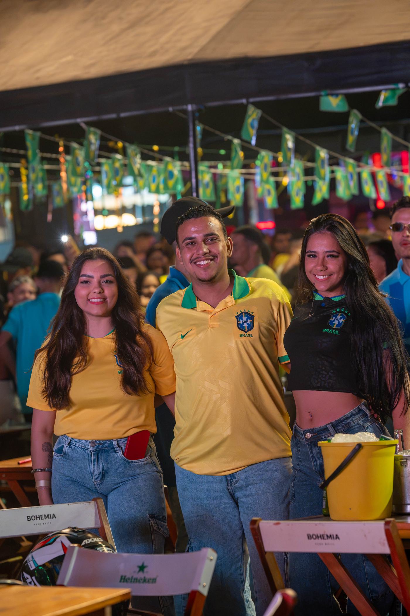 Foto RESENHA-BA-0081 — Jogo do Brasil + NOOBREAK