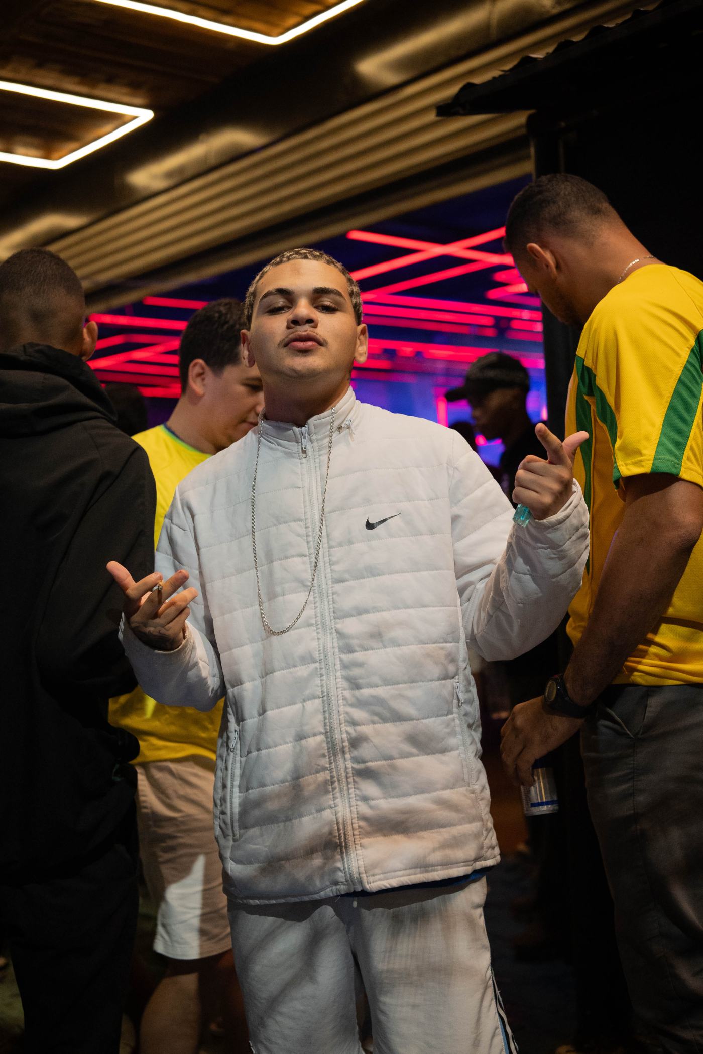 Foto RESENHA-BA-0079 — Jogo do Brasil + NOOBREAK
