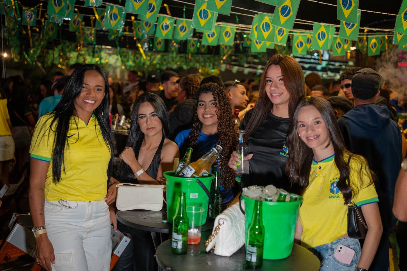 Foto RESENHA-BA-0089 — Jogo do Brasil + NOOBREAK