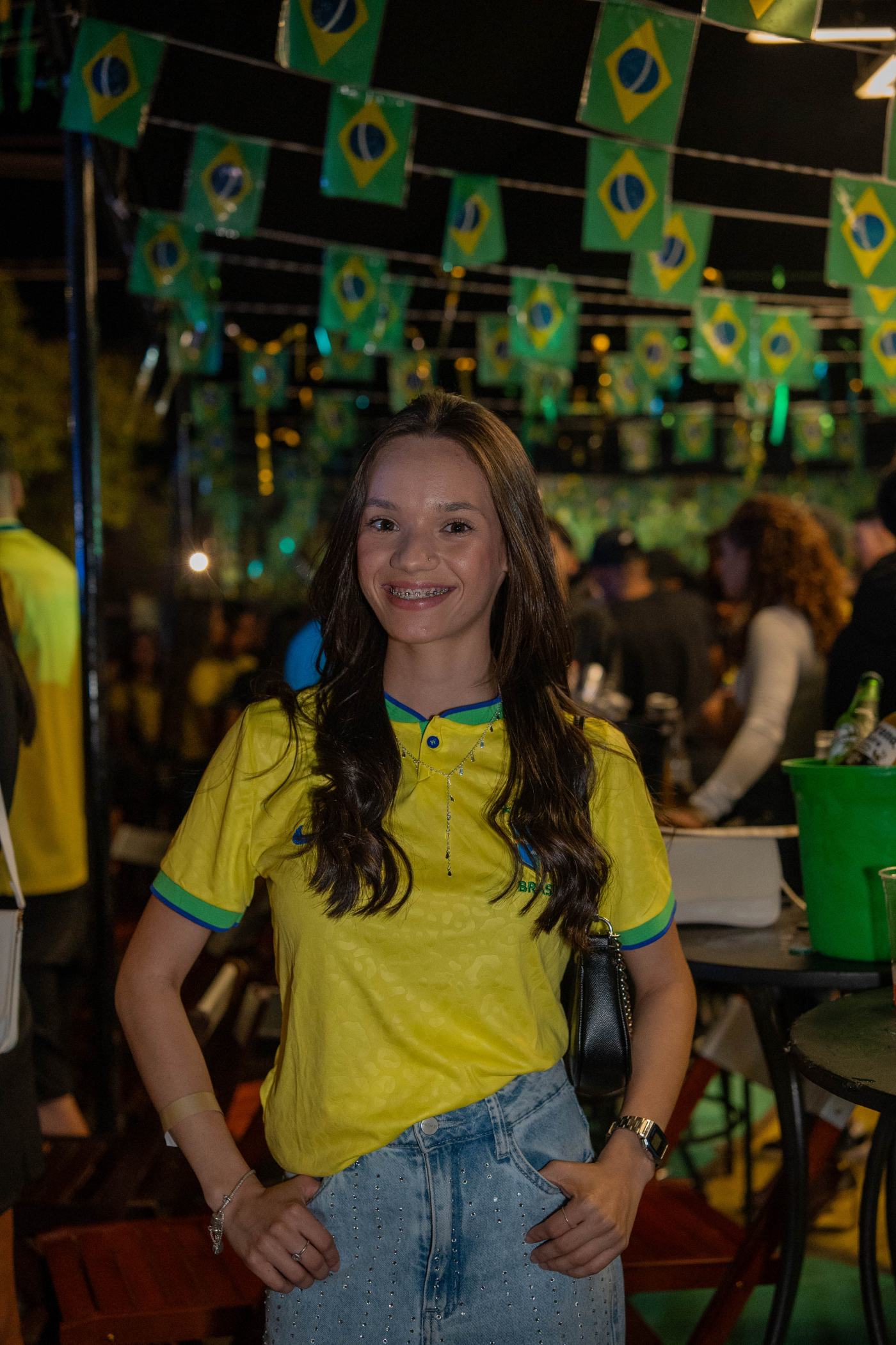 Foto RESENHA-BA-0085 — Jogo do Brasil + NOOBREAK