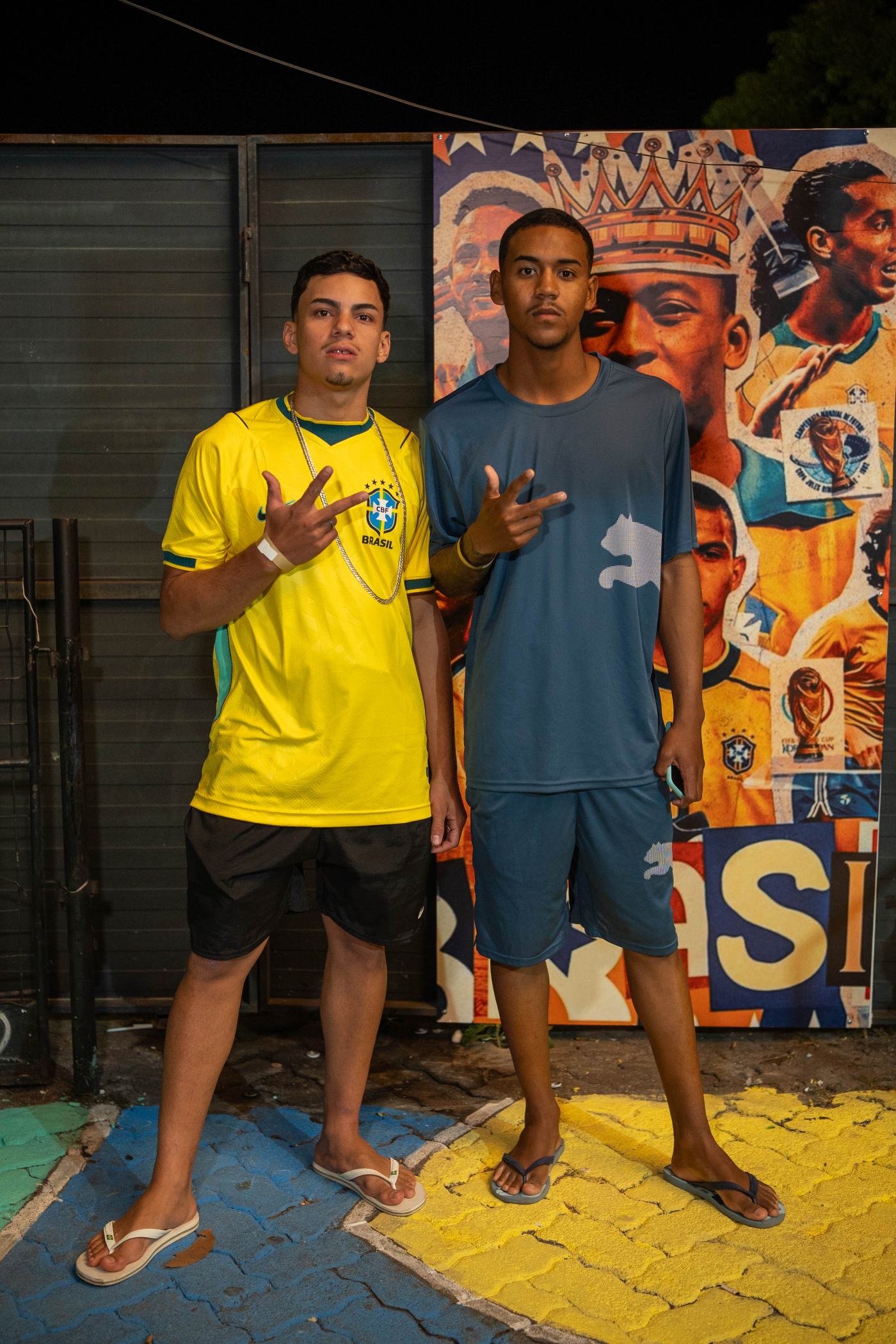 Foto RESENHA-BA-0092 — Jogo do Brasil + NOOBREAK