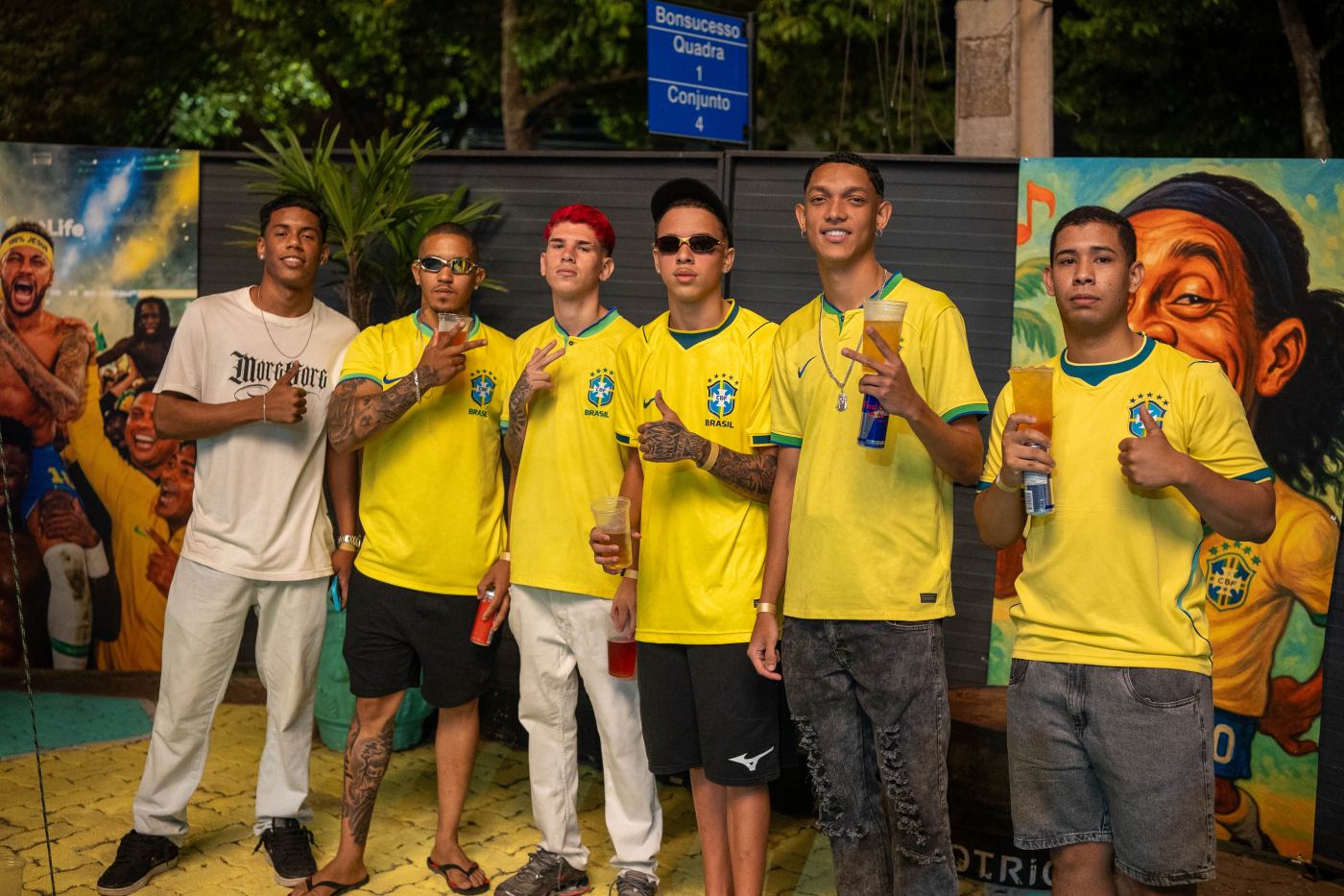 Foto RESENHA-BA-0096 — Jogo do Brasil + NOOBREAK
