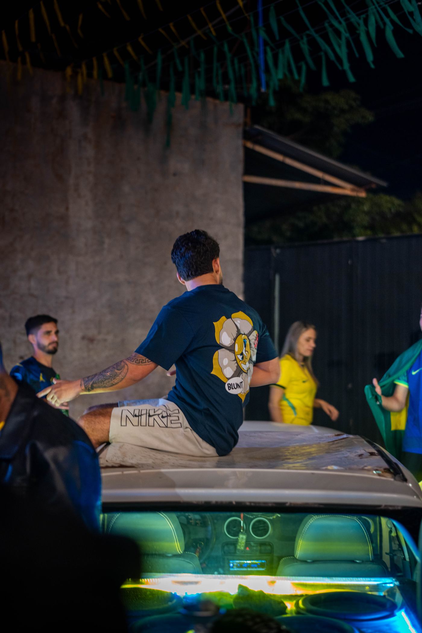 Foto RESENHA-BA-0110 — Jogo do Brasil + NOOBREAK