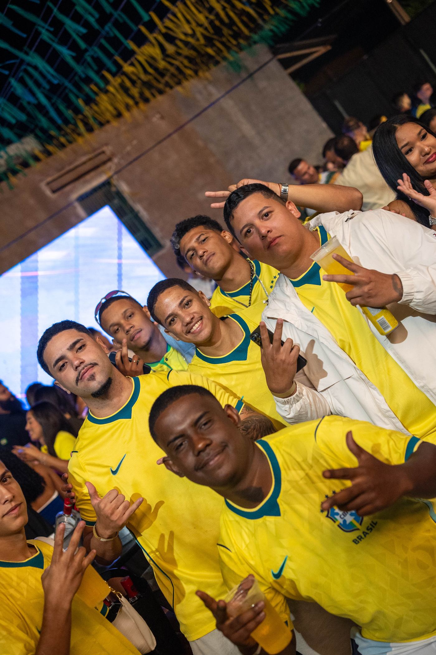 Foto RESENHA-BA-0108 — Jogo do Brasil + NOOBREAK