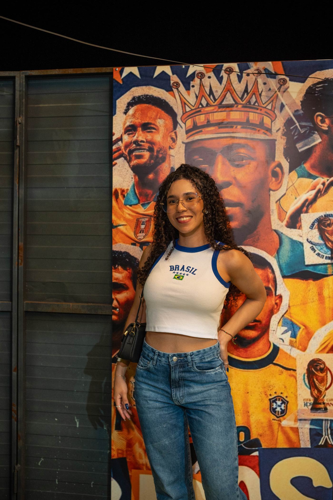 Foto RESENHA-BA-0109 — Jogo do Brasil + NOOBREAK