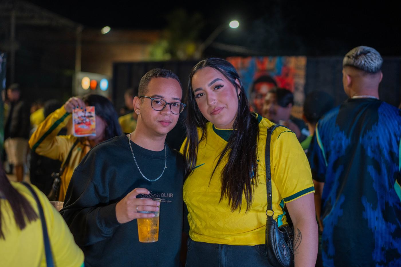 Foto RESENHA-BA-0136 — Jogo do Brasil + NOOBREAK