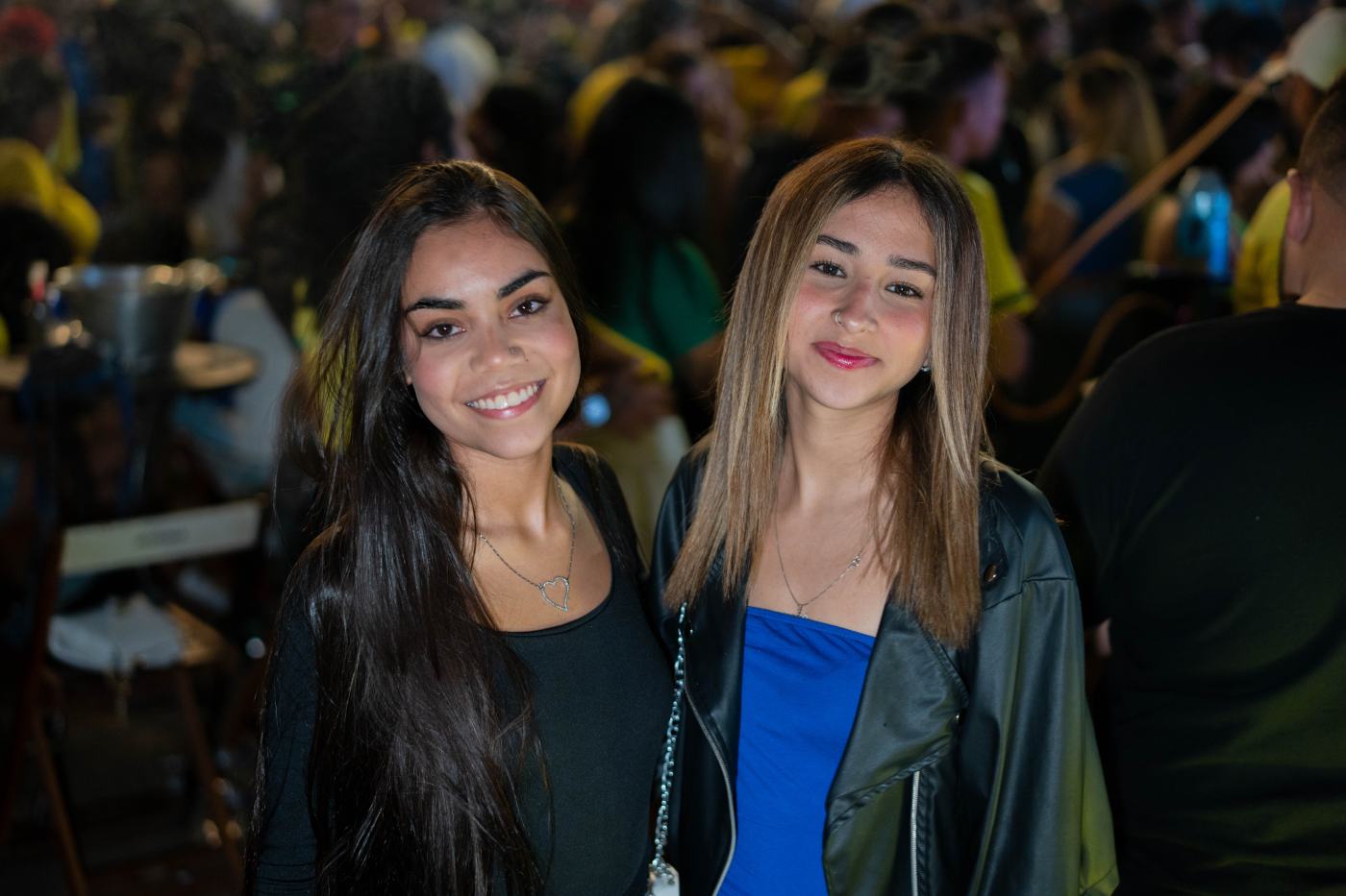 Foto RESENHA-BA-0138 — Jogo do Brasil + NOOBREAK