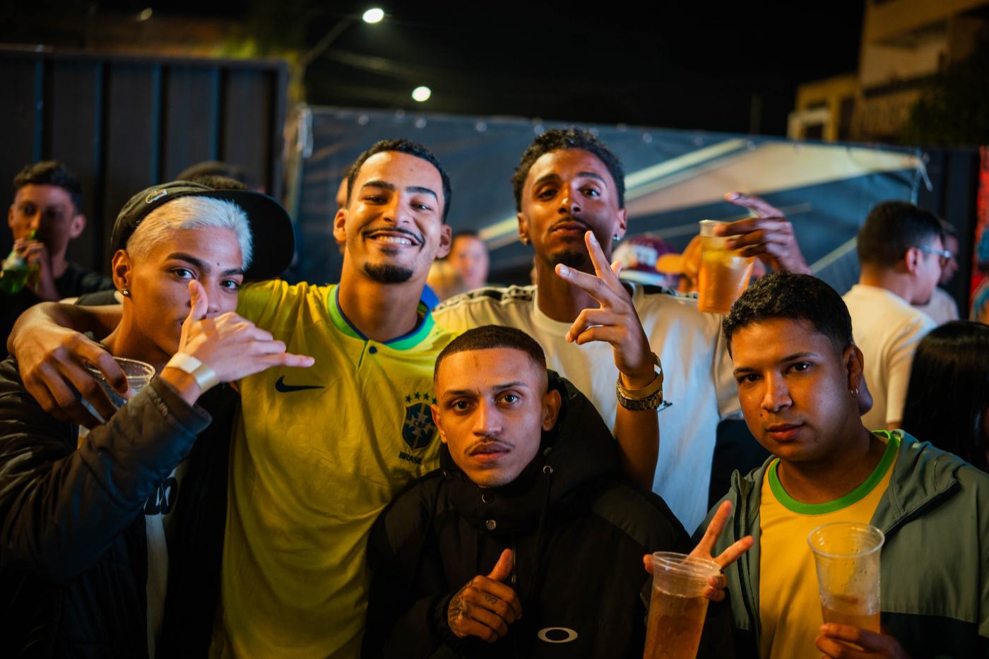 Foto RESENHA-BA-0148 — Jogo do Brasil + NOOBREAK
