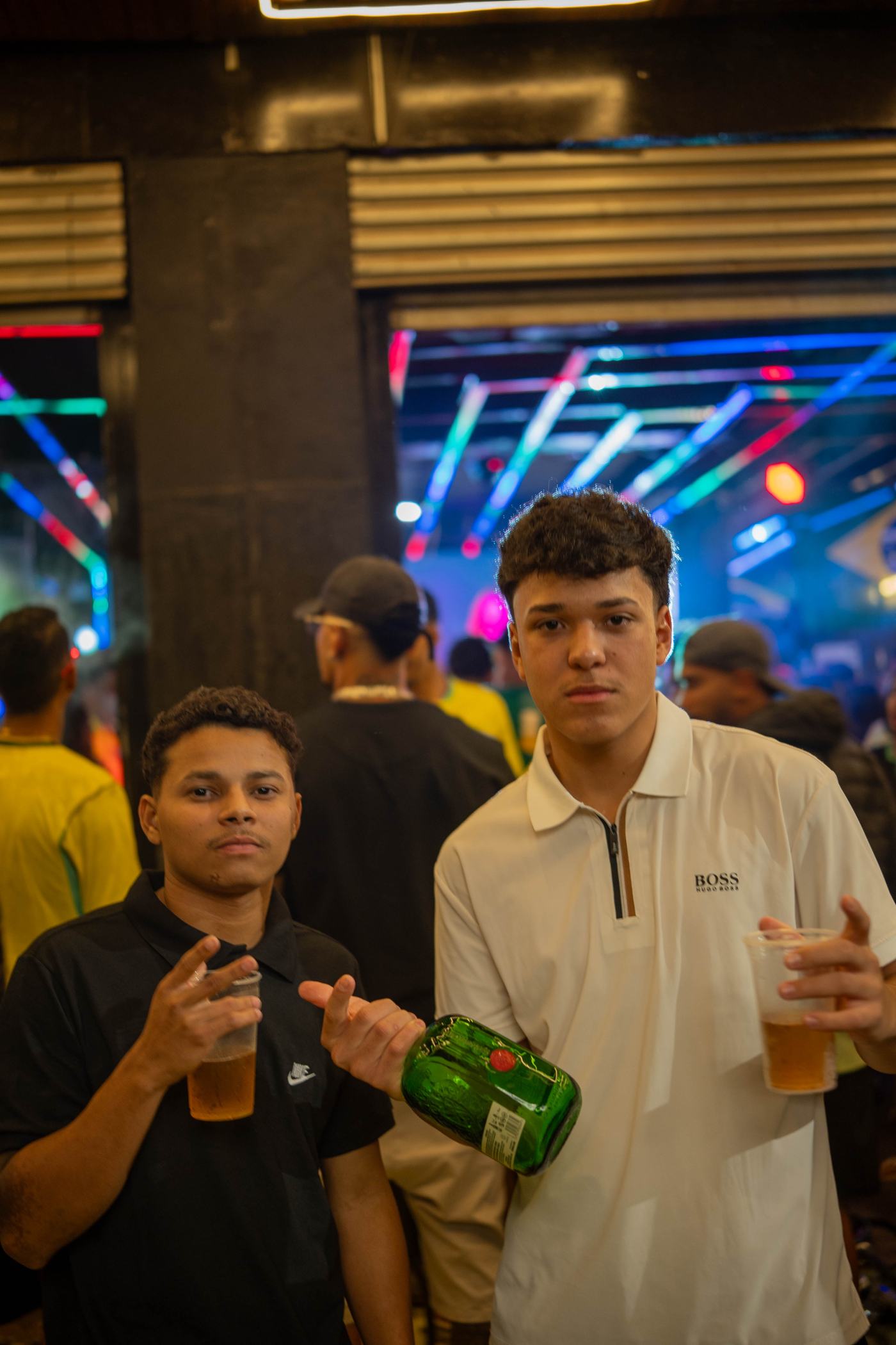 Foto RESENHA-BA-0149 — Jogo do Brasil + NOOBREAK