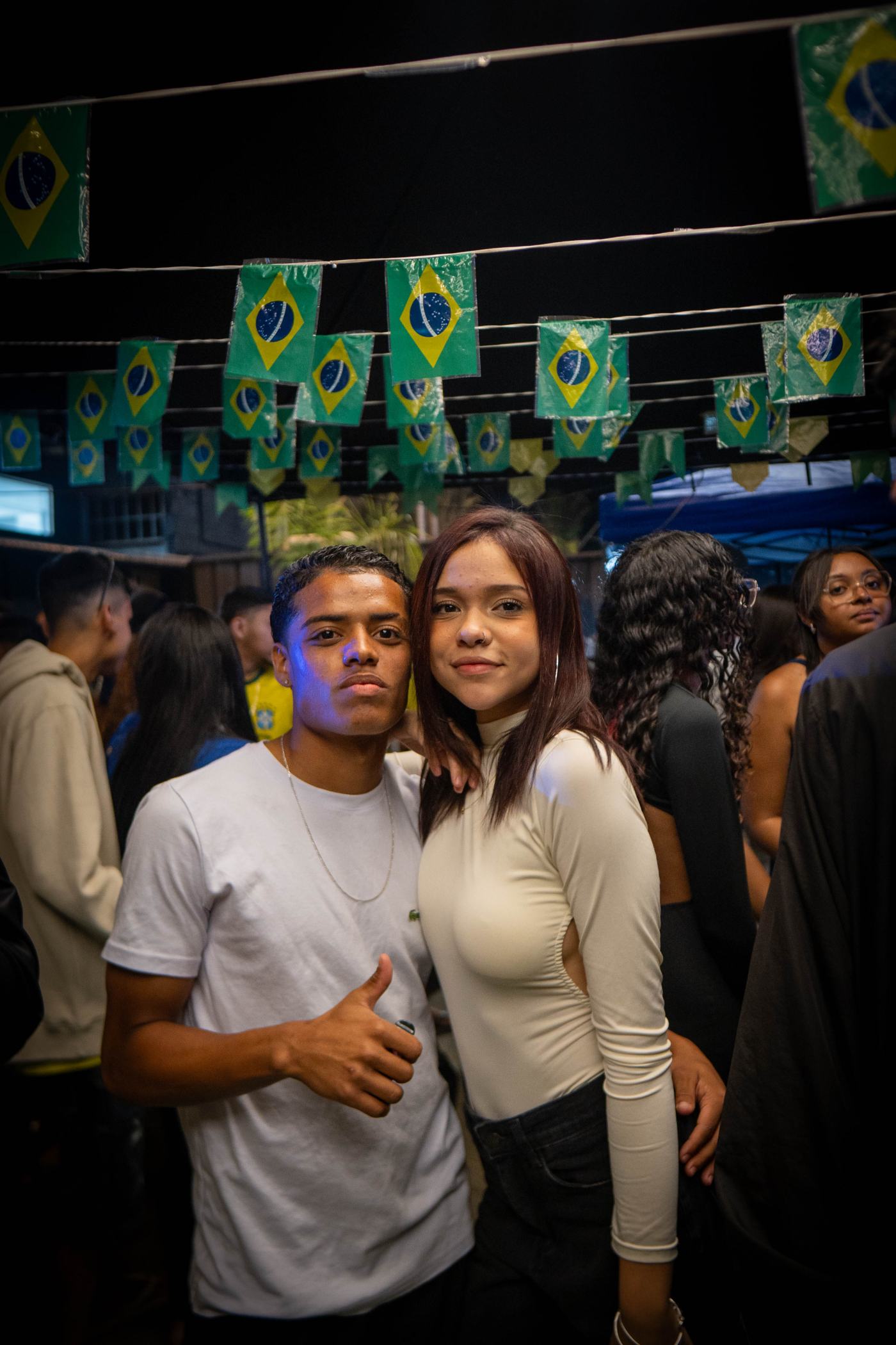 Foto RESENHA-BA-0150 — Jogo do Brasil + NOOBREAK